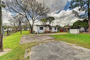 8119 Yale St, Houston, TX 77037 - Photo 2