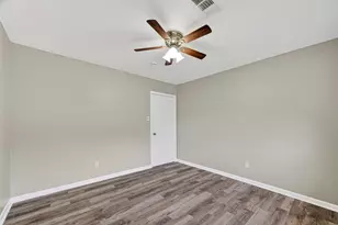 1303 Bayou Dr, Alvin, TX 77511 - Photo 26
