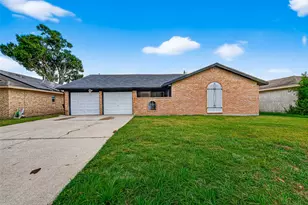 1303 Bayou Dr, Alvin, TX 77511 - Photo 1