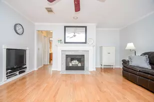 4015 Greenwood Dr, Pearland, TX 77584 - Photo 4