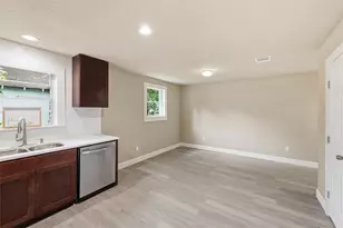 3930 Hartel St, Beaumont, TX 77705 - Photo 10