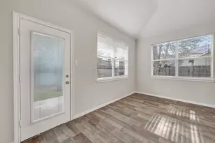 78 S Archwyck Cir, Houston, TX 77382 - Photo 18