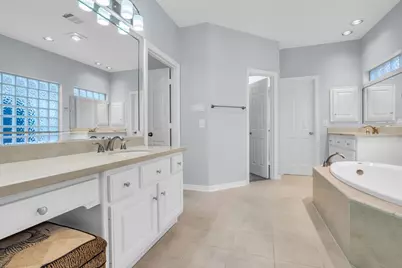 41 Wynden Oaks Drive, Houston, TX 77056 - Photo 22