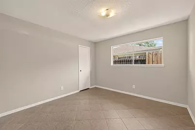 9326 Willow Meadow Drive, Houston, TX 77031 - Photo 24