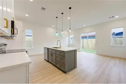 4029 Knoxville Street #B, Houston, TX 77051 - Photo 6