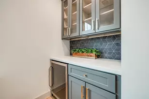 1312 Castle Ct, Houston, TX 77006 - Photo 44