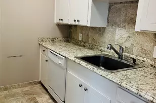 2121 Fountain View Dr, Houston, TX 77057 - Photo 10