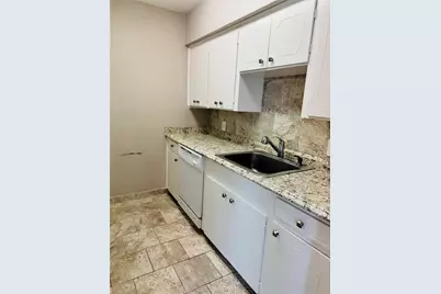 2121 Fountain View Drive #92E, Houston, TX 77057 - Photo 10