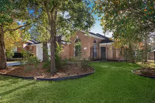 78 E Foxbriar Forest Cir, The Woodlands, TX 77382 - Photo 1