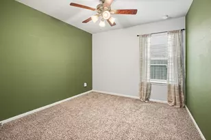 529 Rosebank Trail Ln, La Marque, TX 77568 - Photo 8