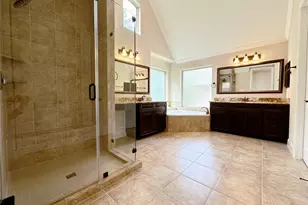 11 Silver Rock Dr, Tomball, TX 77375 - Photo 18
