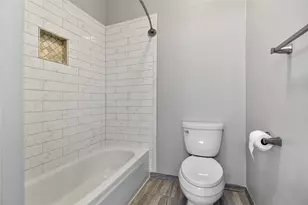 152 W Amberglow Cir, The Woodlands, TX 77381 - Photo 22