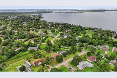 102 Tanglewood Street, Baytown, TX 77520 - Photo 28