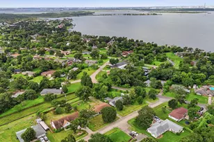 102 Tanglewood St, Baytown, TX 77520 - Photo 28
