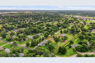 102 Tanglewood Street, Baytown, TX 77520 - Photo 28