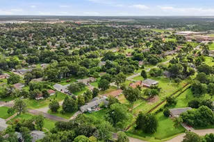 102 Tanglewood St, Baytown, TX 77520 - Photo 28