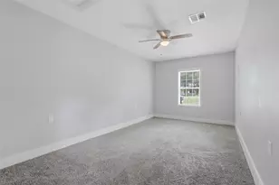 102 Tanglewood St, Baytown, TX 77520 - Photo 18