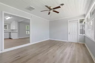 102 Tanglewood Street, Baytown, TX 77520 - Photo 22