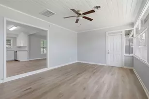 102 Tanglewood St, Baytown, TX 77520 - Photo 22