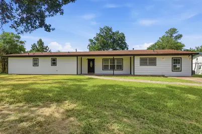 102 Tanglewood Street, Baytown, TX 77520 - Photo 1
