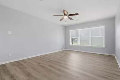 102 Tanglewood Street, Baytown, TX 77520 - Photo 10