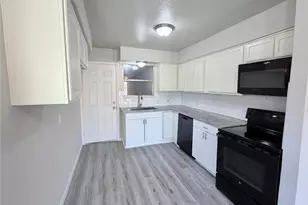 214 S Texas St, Texas City, TX 77591 - Photo 8
