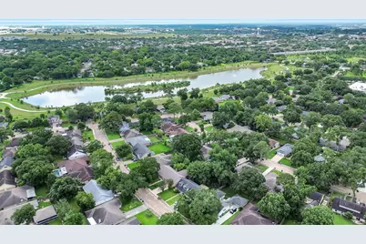 1617 Wavecrest Lane, Houston, TX 77062 - Photo 8