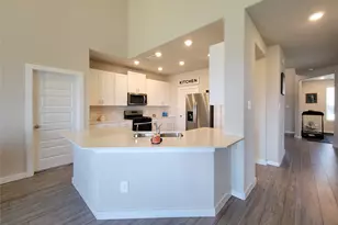 10843 Bodie Hls Dr, Rosharon, TX 77583 - Photo 4