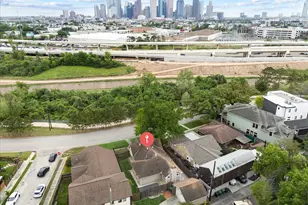 2108 White Oak Dr, Houston, TX 77009 - Photo 2
