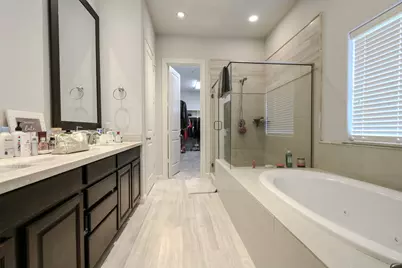 2037 Fannin Station N, Houston, TX 77045 - Photo 26