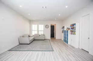 7906 Hopewell Ln, Houston, TX 77071 - Photo 4