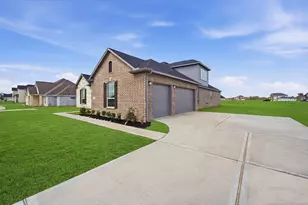 602 Johnston Dr, Rosharon, TX 77583 - Photo 2