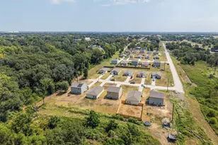 2537 18th St, Hempstead, TX 77445 - Photo 28