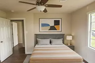 230 E New York St, Brazoria, TX 77422 - Photo 18