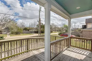 2314 Avenue G, Dickinson, TX 77539 - Photo 4