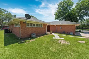 3830 Linkwood Dr, Houston, TX 77025 - Photo 20