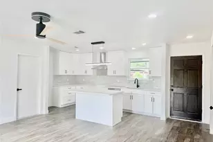 7706 Lakewood Dr, Houston, TX 77016 - Photo 2