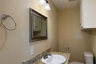 318 Big Hollow Ln, Houston, TX 77042 - Photo 10