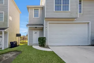 167 Binnacle Ct, Willis, TX 77318 - Photo 2