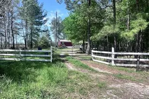 124 Magnolia Ln, Huntsville, TX 77340 - Photo 4