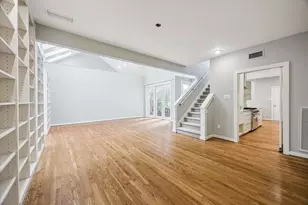 10 S Briar Hollow Ln, Houston, TX 77027 - Photo 8