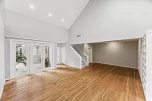 10 S Briar Hollow Ln, Houston, TX 77027 - Photo 6
