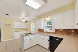 5442 Darnell St, Houston, TX 77096 - Photo 12