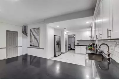 7530 Chevy Chase Drive, Houston, TX 77063 - Photo 12
