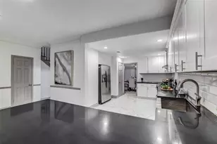 7530 Chevy Chase Dr, Houston, TX 77063 - Photo 12