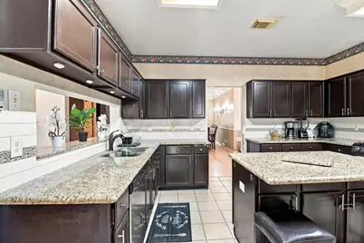 2519 15th Street N, Texas City, TX 77590 - Photo 4