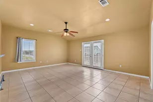 7108 E Hunter Dr, Hitchcock, TX 77563 - Photo 10