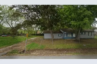 2106 Travis Street, West Orange, TX 77630 - Photo 4