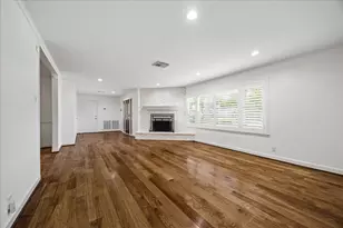 8443 Westview Dr, Houston, TX 77055 - Photo 2