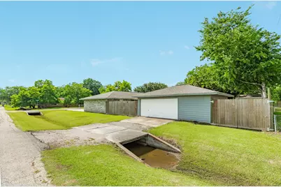 223 Avenue H, Brazoria, TX 77422 - Photo 4